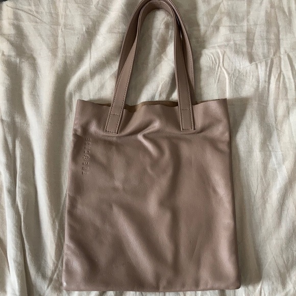THE CASE taupe leather tote - Picture 1 of 4